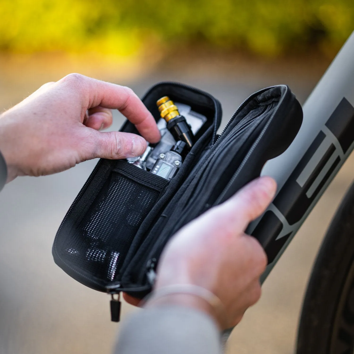 Lezyne Flow Tool Caddy Pro Tool Bag
