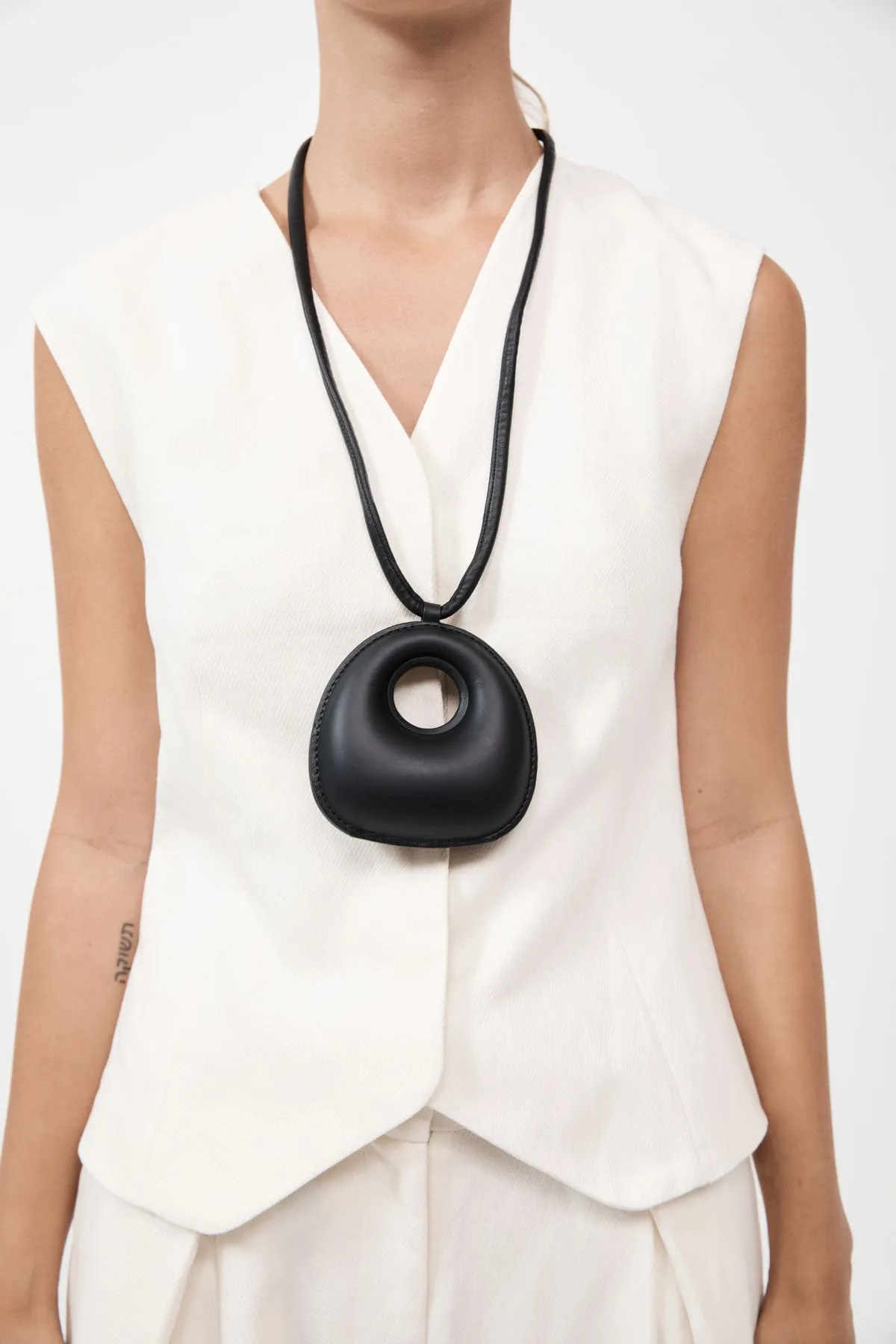 Petit Shell Pouch - Black