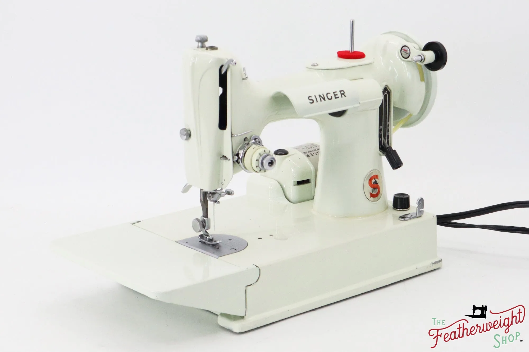 Singer Featherweight 221 Sewing Machine, WHITE - EV782***