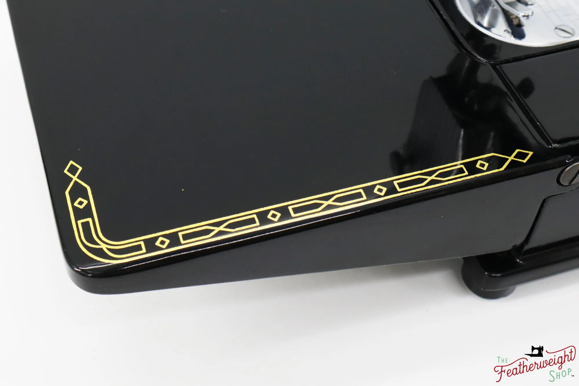 Singer Featherweight 222K Sewing Machine - EM9587**, 1957