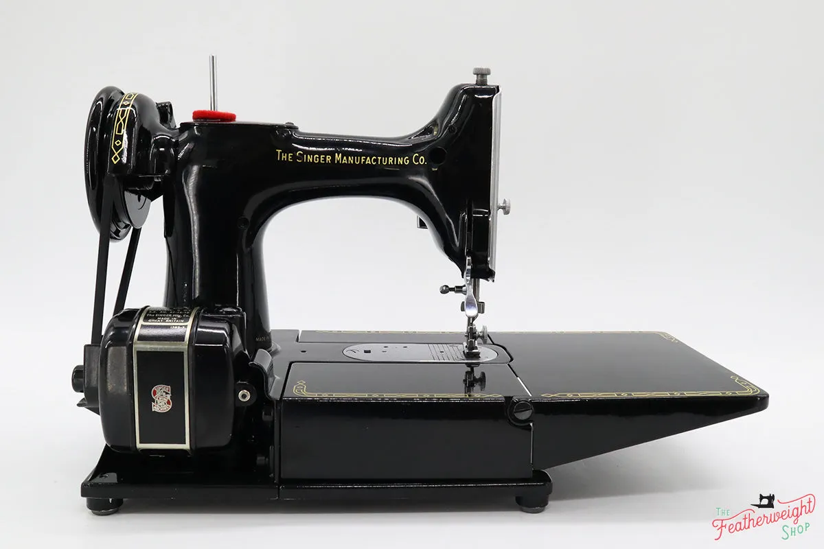 Singer Featherweight 222K Sewing Machine, RED "S" ES357***
