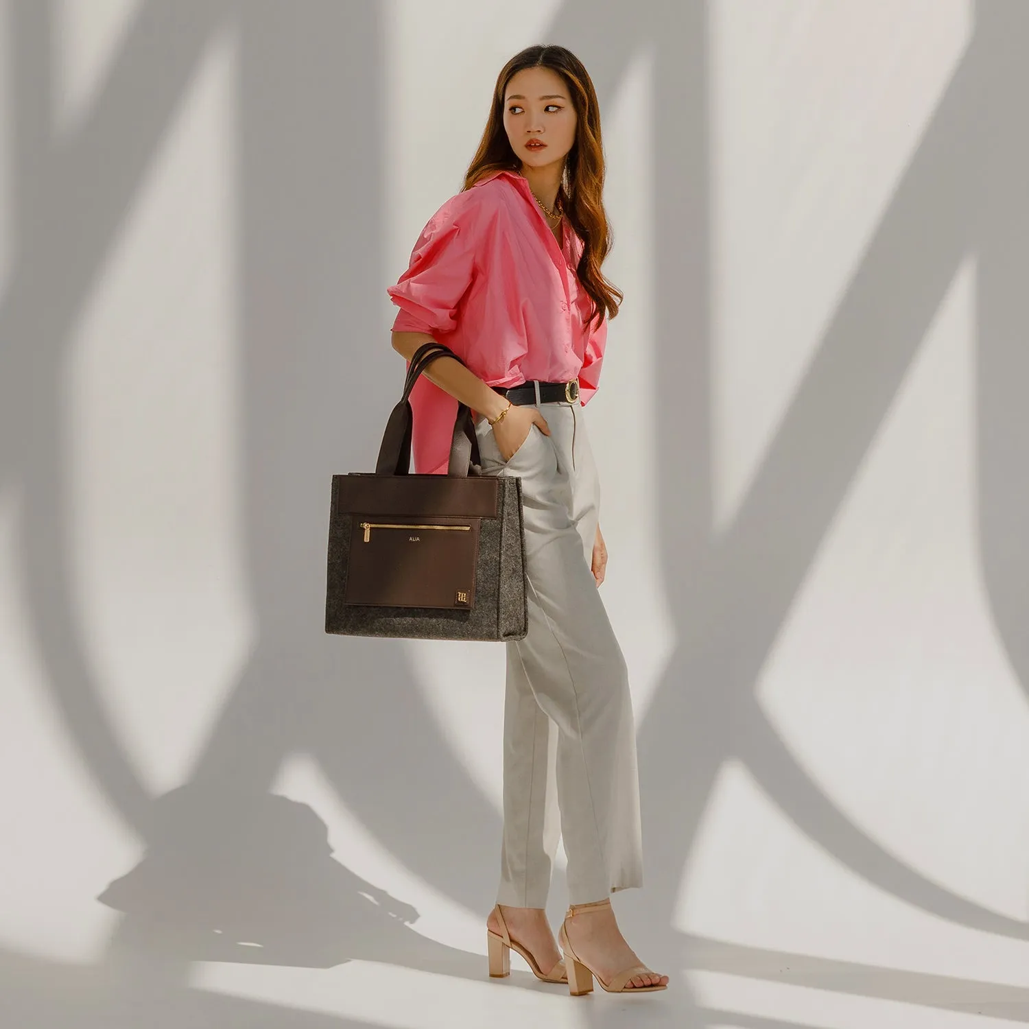 Velia L Tote Felt