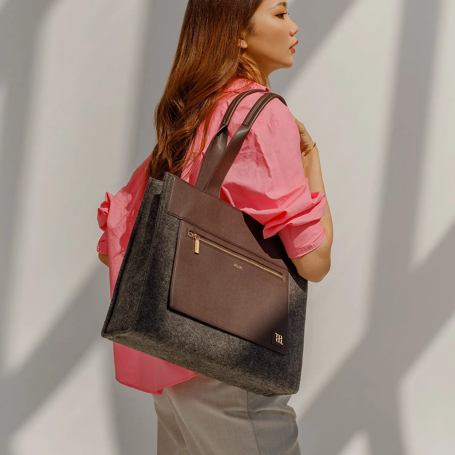 Velia L Tote Felt
